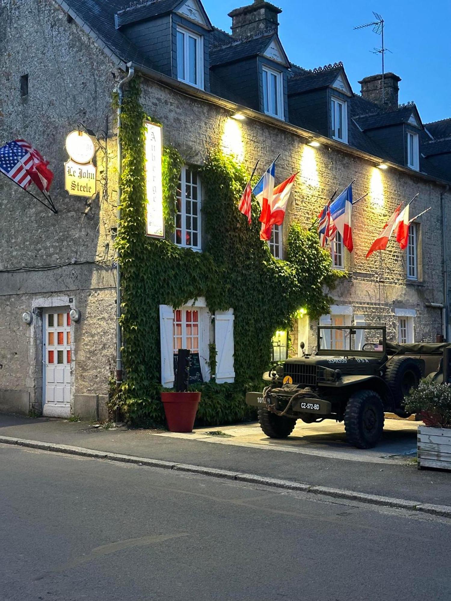 Auberge Le John Steele Sainte-Mère-Église Eksteriør bilde